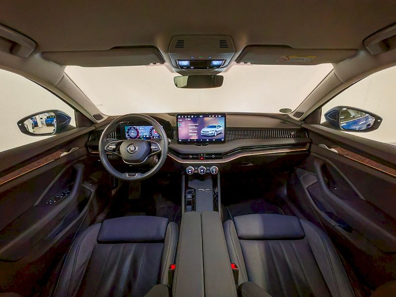 Škoda Superb (2024) Combi 2.0 TDI 142 kW DSG 4x4 L - fotka 5 z 34