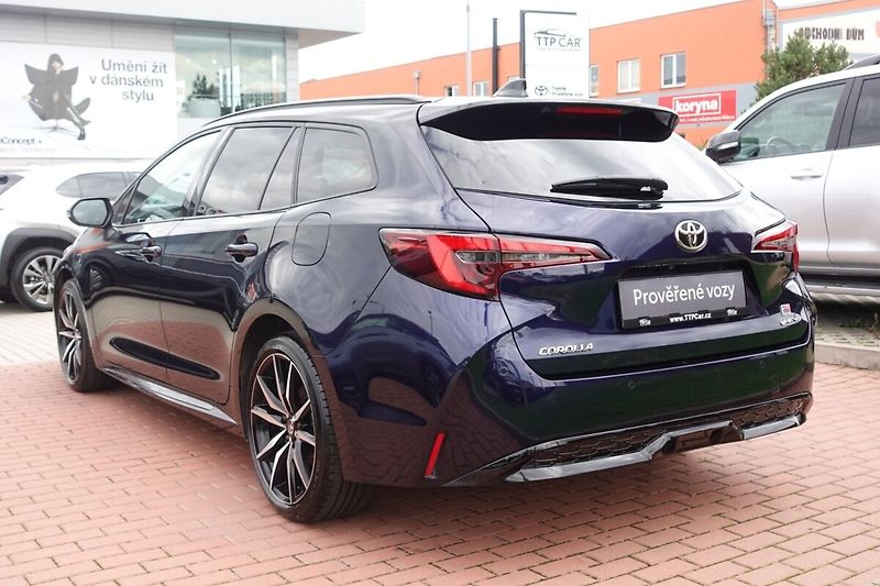 Toyota Corolla 2,0 HEV GR SPORT Dynamic JBL - fotka 6 z 33