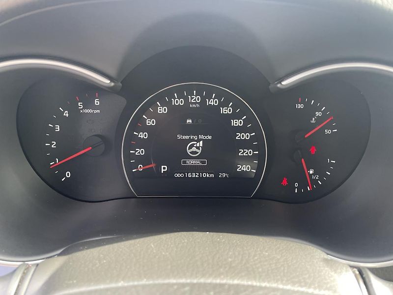 Kia Sorento 2,2 CRDi/145kW 4x4 - Automat - fotka 26 z 64