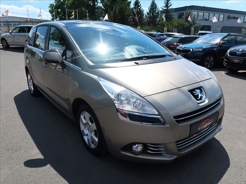 Peugeot 5008 2,0 HDi,110kW,NovéČR,7míst - fotka 2 z 31