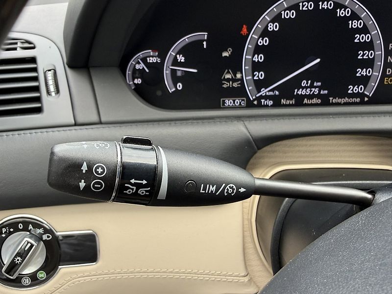 Mercedes-Benz CL (2010) 500 4MATIC - fotka 33 z 44