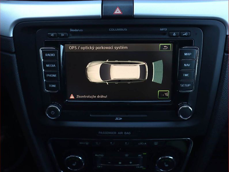 Škoda Superb (2011) Elegance 2.0 TDI, 4X4 - fotka 18 z 22