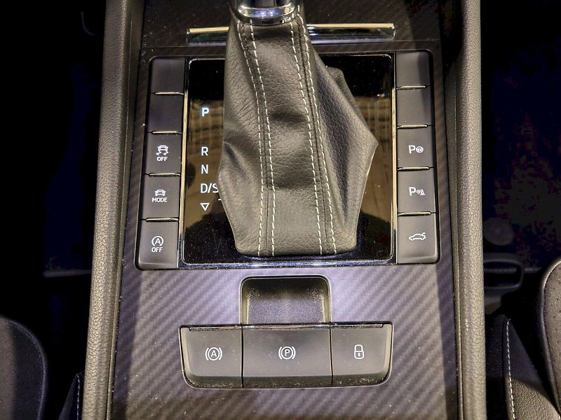 Škoda Superb (2023) Combi 2.0 TSI 140 kW DSG Sport - fotka 20 z 32