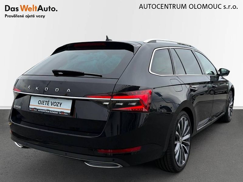 Škoda Superb (2021) kombi 2.0 TDI 7DSG Laurin&Klem - fotka 2 z 35