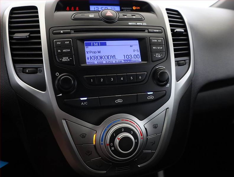 Hyundai ix20 (2011) 1.4 CVVT, Serv.kniha - fotka 10 z 12