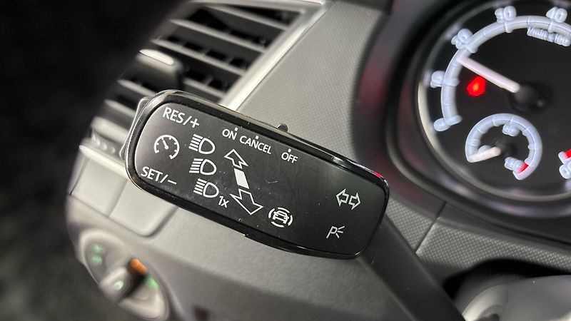 Škoda Fabia 1.0 TSI Black Combi - fotka 14 z 24