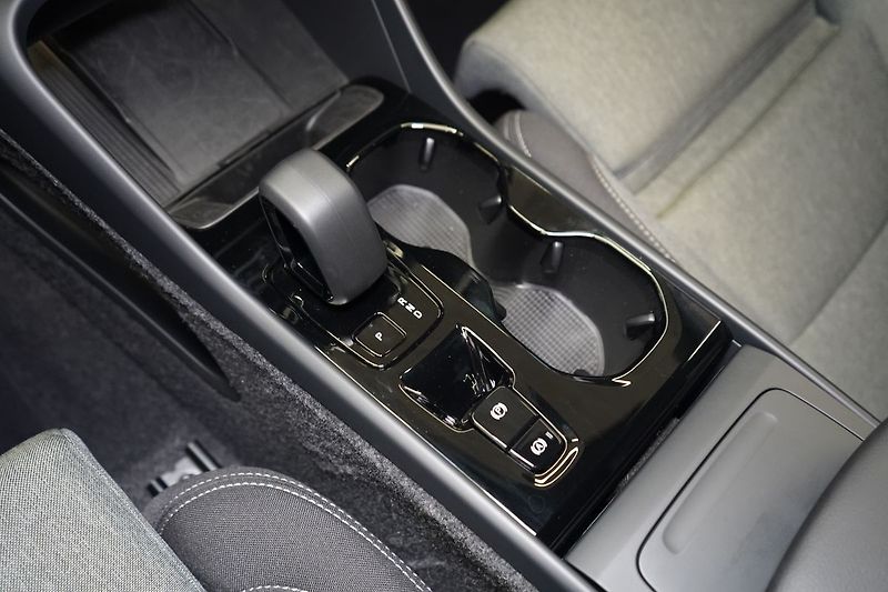 Volvo XC40 B4 PLUS Dark, 360°, LED Pixel - fotka 35 z 42