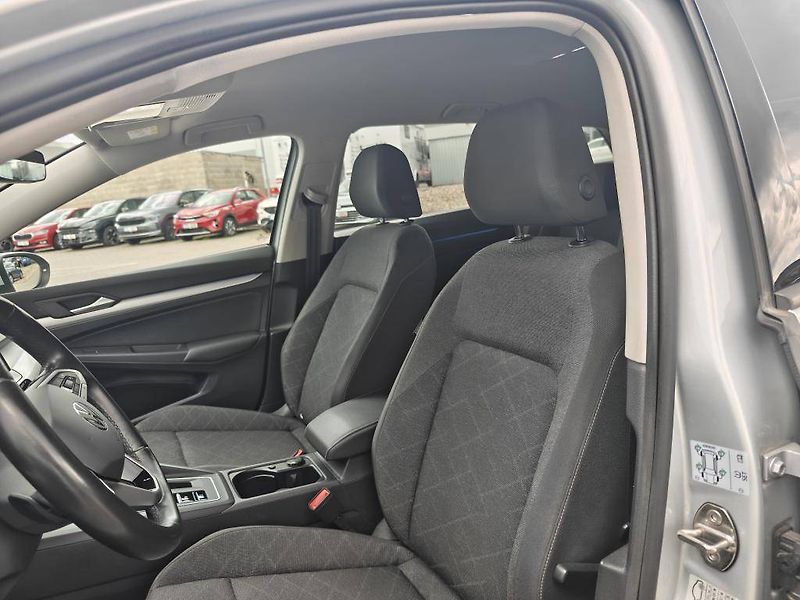 Volkswagen Golf Life 7DSG 1,5 eTSI - fotka 6 z 22