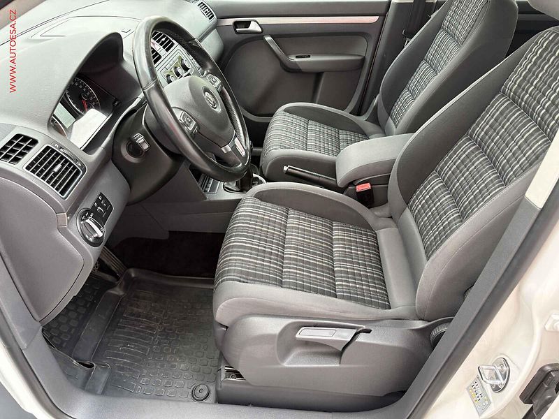 Volkswagen Touran (2013) 2.0TDi, TZ, výhř.sed. - fotka 9 z 16