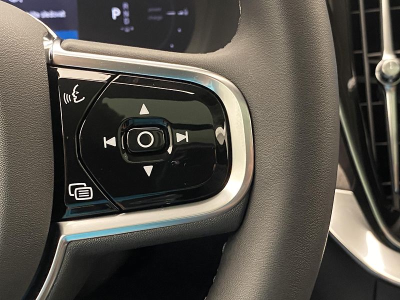Volvo XC90 (2026) T8 AWD RECHARGE DARK ULTRA - fotka 35 z 68