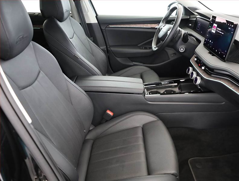 Škoda Superb (2025) 2.0 TDI - fotka 7 z 21