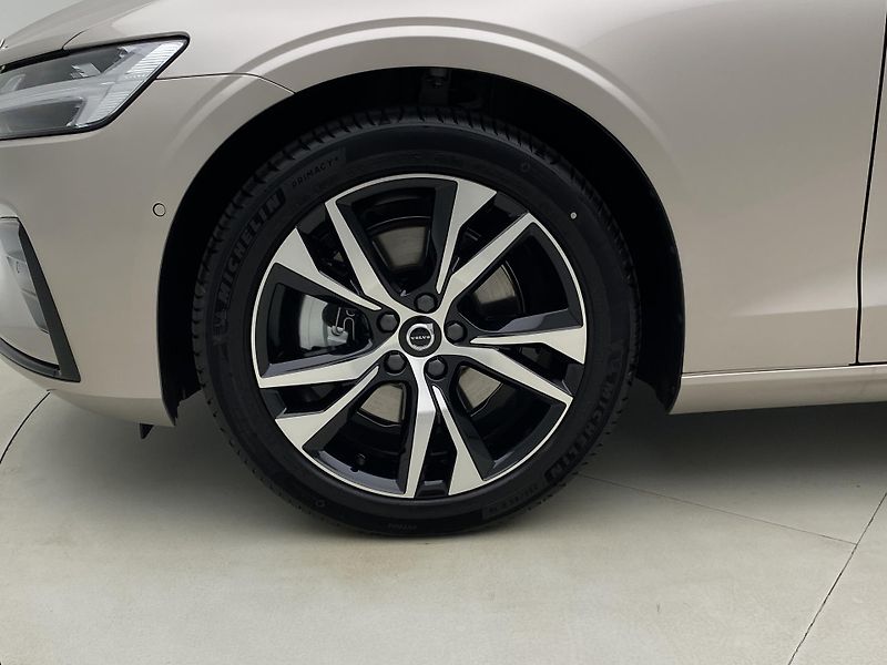 Volvo V60 (2026) B4 AUT DARK PLUS - fotka 18 z 66