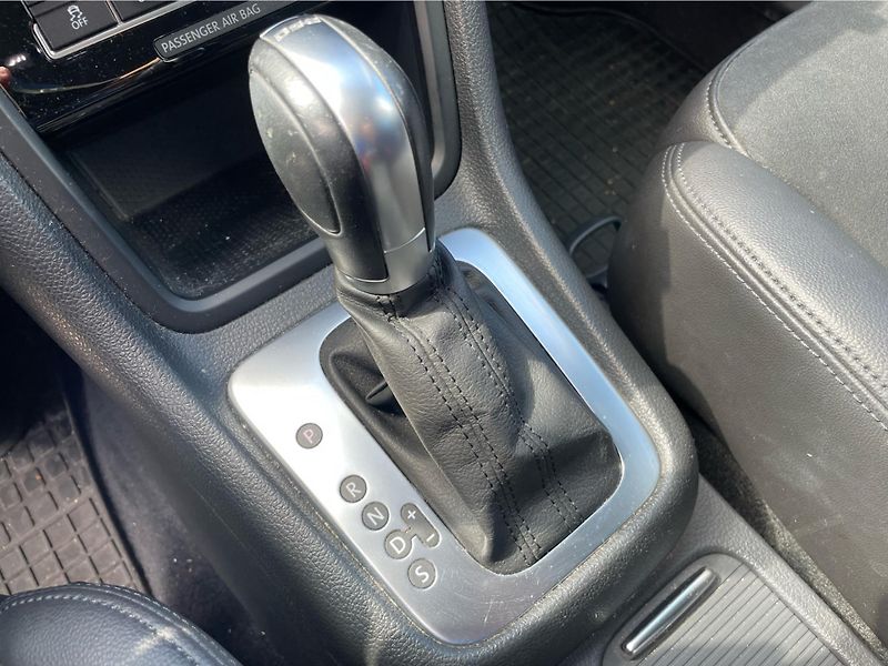 Volkswagen Sharan 2.0 TDi DSG 6st. HIGHLINE - fotka 22 z 26