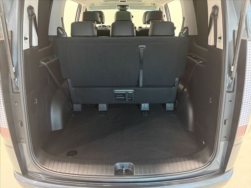 Hyundai Staria 2,2 CRDI PREMIUM LUXURY PANO - fotka 15 z 26
