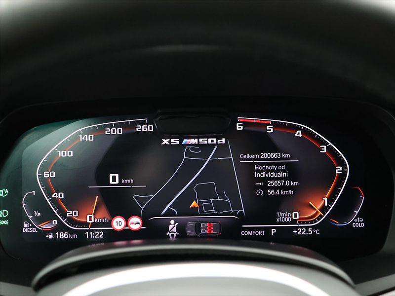 BMW X5 3,0 M50d 294kW CZ DPH FULL SER - fotka 18 z 38