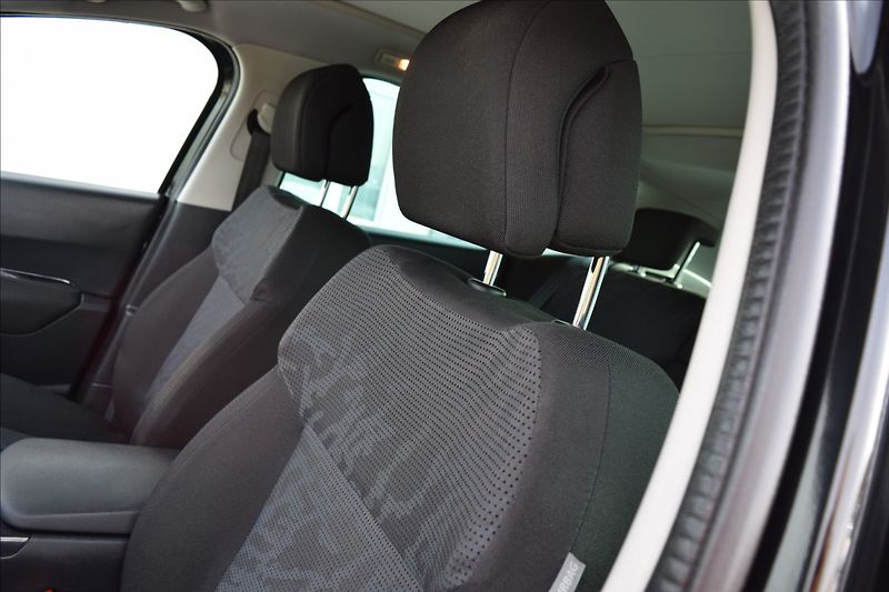 Peugeot 3008 1,6 i 88KW ALU NAVI PANORAMA - fotka 23 z 50