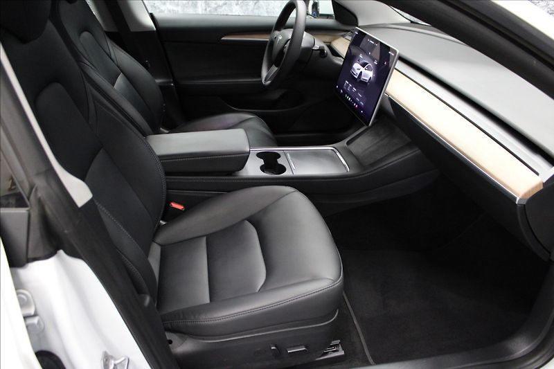 Tesla Model 3 0,0 Standard plus - fotka 10 z 27