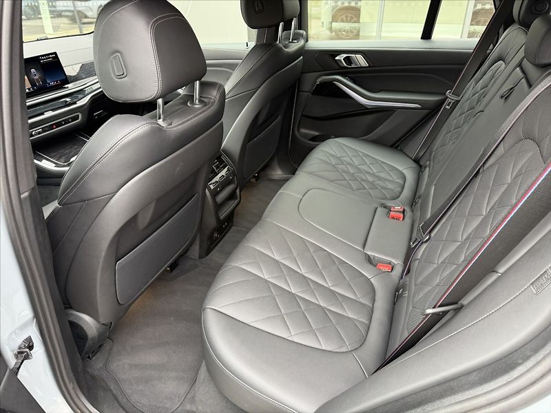 BMW X5 3,0 30d xDrive - fotka 18 z 36