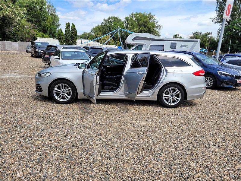 Ford Mondeo 2,0 DA,Limited,xenon,navi,výhř - fotka 17 z 50