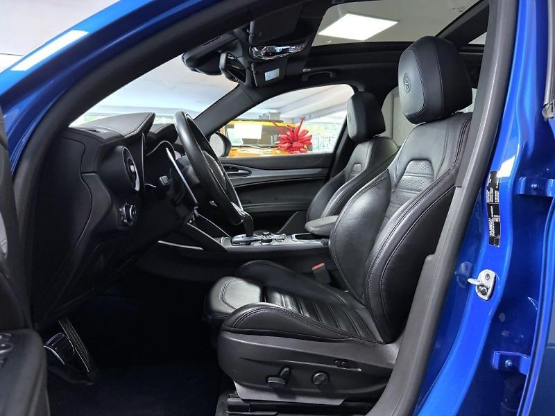Alfa Romeo Stelvio (2020) 2.0T 280k AT8 ZF Q4 4x4 Veloce - fotka 7 z 22