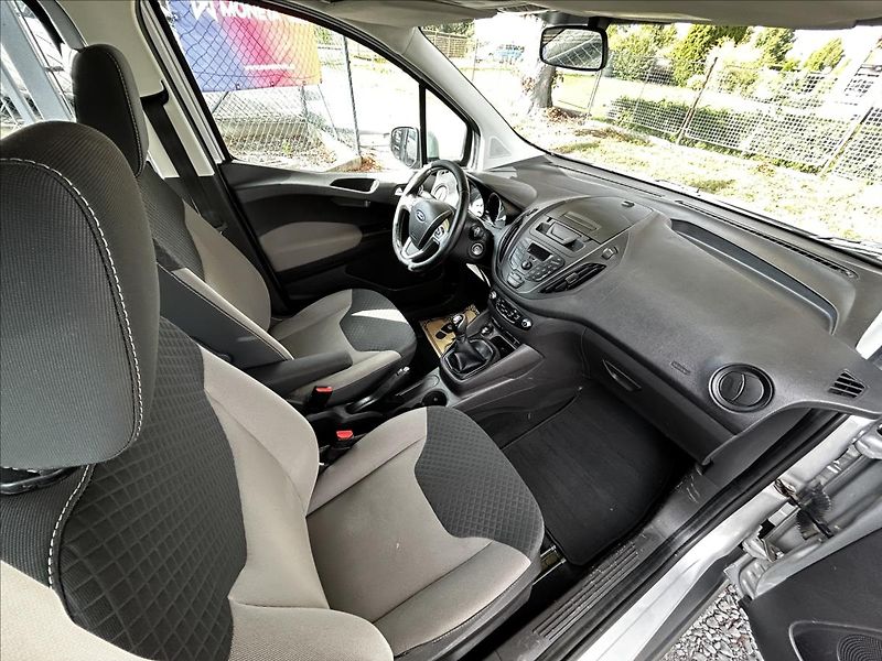 Ford Tourneo Courier 1,0 i 74 kW  Tempomat,Isofix - fotka 30 z 50