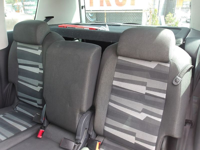 Škoda Roomster 1,6i AUTOMAT !!! - fotka 17 z 28