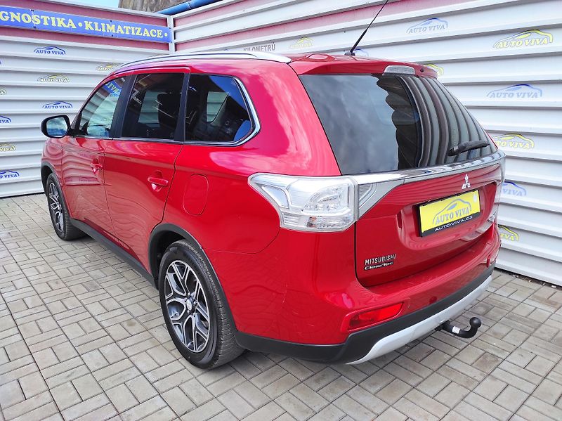 Mitsubishi Outlander 2.2D 110kW 6 st. MAN 4X4 7Míst - fotka 3 z 44