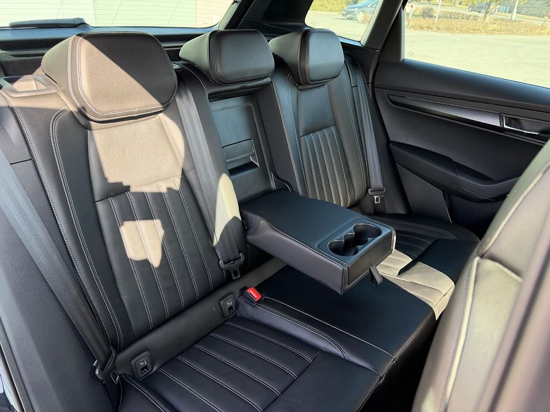 Škoda Karoq 2,0 TSi/140kW 4x4 DSG Sportlin - fotka 64 z 94