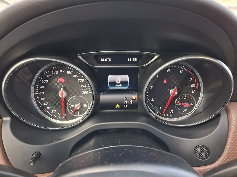 Mercedes-Benz Třídy A (2017) AMG Automat 4 Matic 2,0i 135kW - fotka 17 z 35