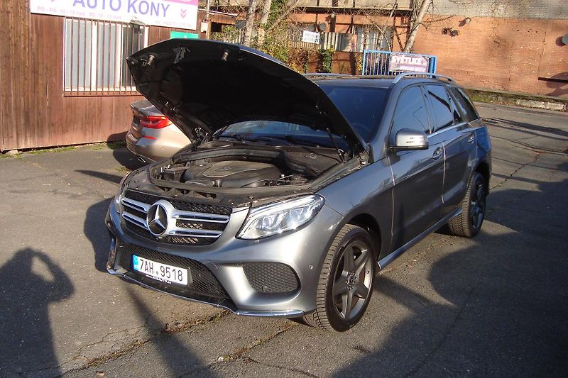 Mercedes-Benz GLE (2017) 350 D,4-Matic,AUT,AMG paket - fotka 32 z 92