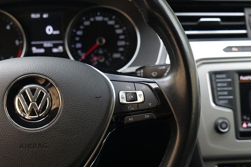Volkswagen Passat 2.0 TDI 110 kW DCC BLIS ACC Ta - fotka 18 z 34