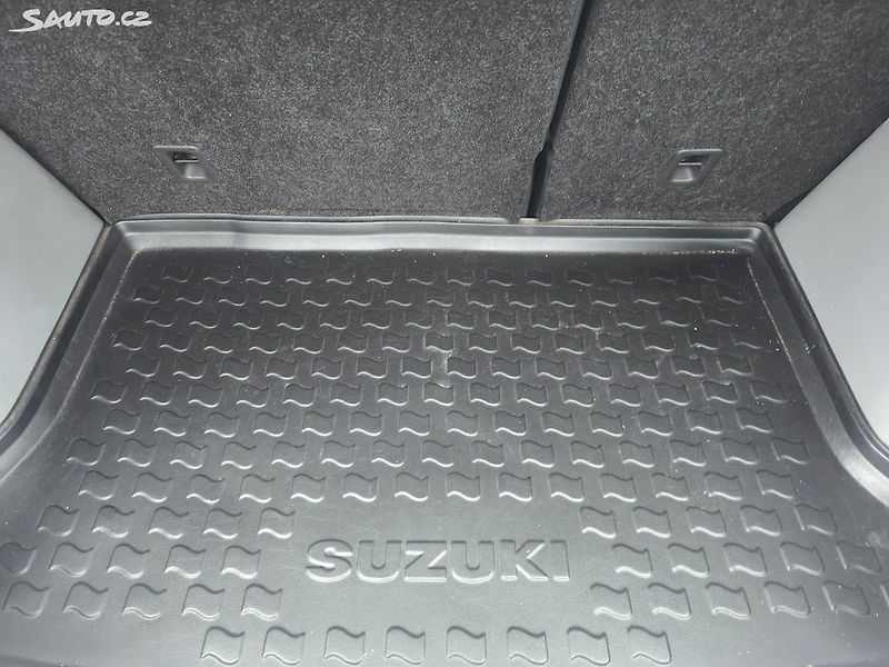 Suzuki SX4 4X4,KRÁSNÝ,95KM,1MAJ74L,VÝBAVA - fotka 6 z 22