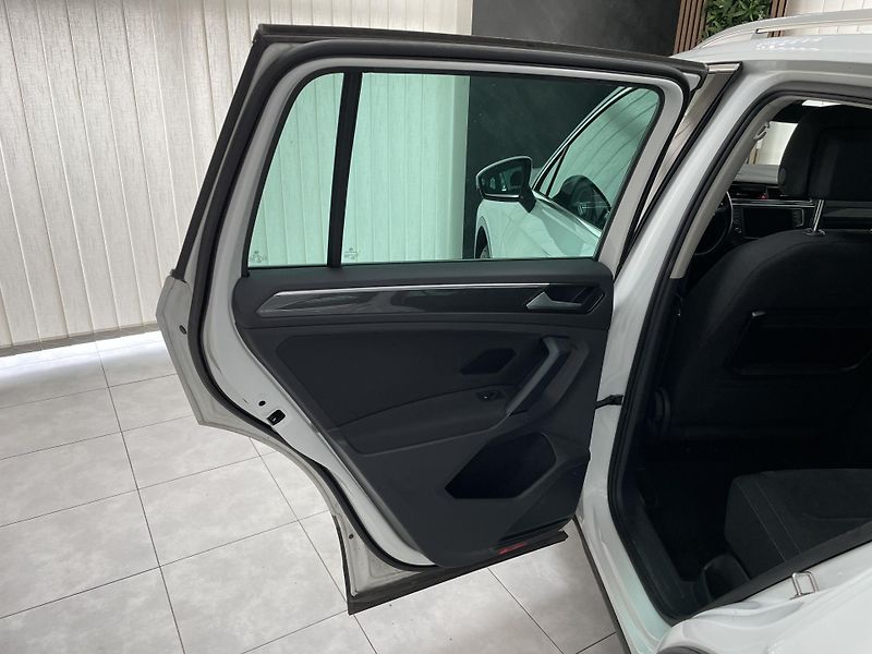 Volkswagen Tiguan 1.4 TSi ČR DSG SERVISKA  - fotka 16 z 26