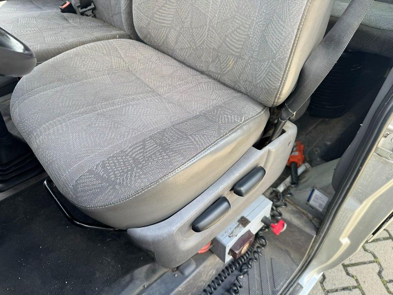 Ford Ostatní (2005) TRANSIT 410L 2,4D 66 KW 7 MÍST - fotka 24 z 42
