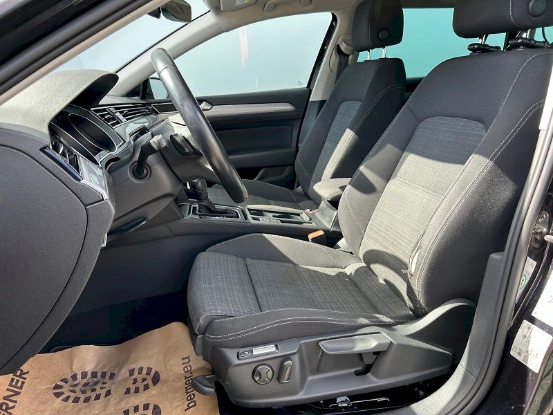Volkswagen Passat (2021) Business 2.0 TDI 110 kW DSG Va - fotka 12 z 29