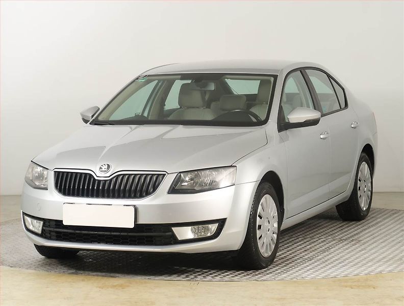 Škoda Octavia (2014) 1.6 TDI, Tempomat - fotka 2 z 21