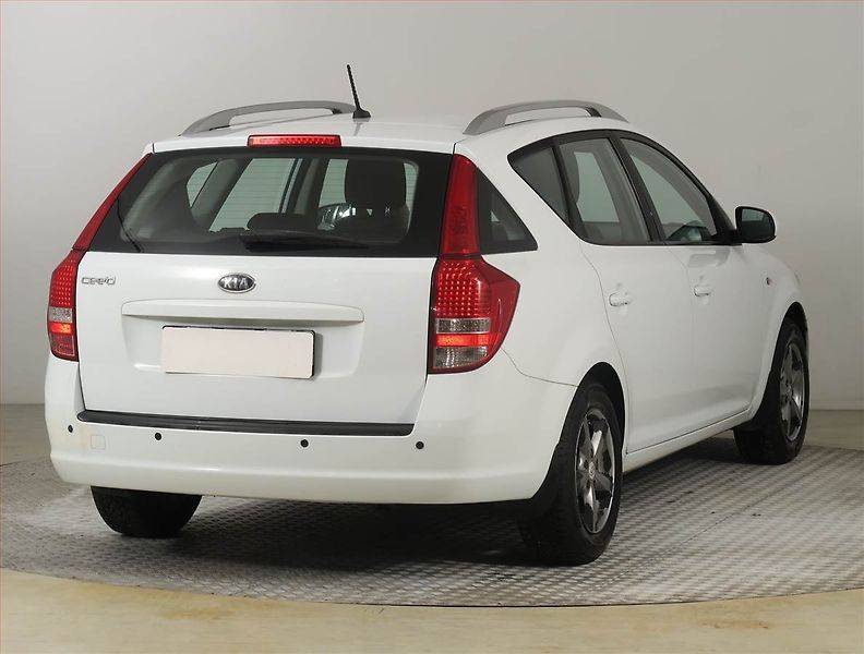 Kia Ceed (2010) 1.4 CVVT, nová STK - fotka 5 z 18