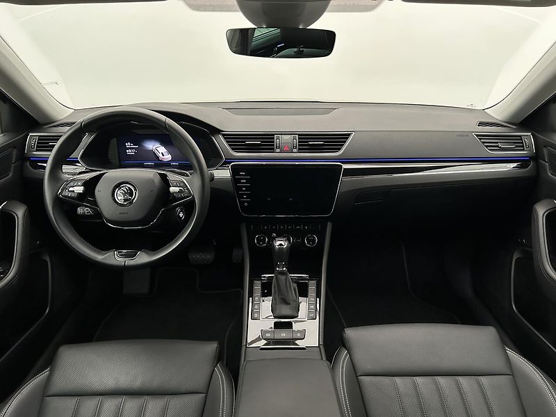 Škoda Superb 2.0 TDI L & K - fotka 5 z 29
