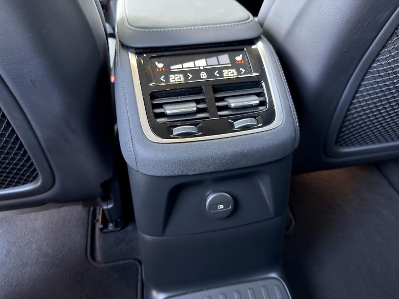 Volvo XC90 T8 AWD RECH. PLUS BRIGHT +kola - fotka 14 z 58
