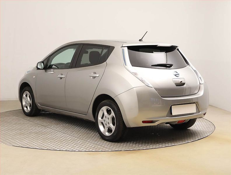 Nissan Leaf (2015) 24 kWh, SoH 83%, Automat - fotka 4 z 27