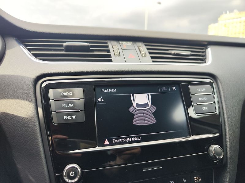 Škoda Octavia 1.6 TDi/85kW Ambition Plus - fotka 18 z 27