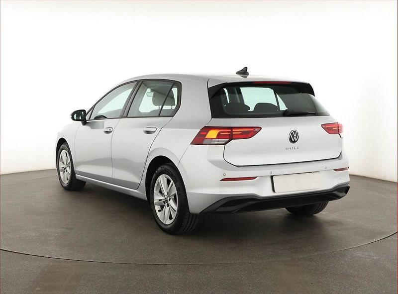 Volkswagen Golf (2020) Life 1.5 TSI, Serv.kniha - fotka 4 z 16