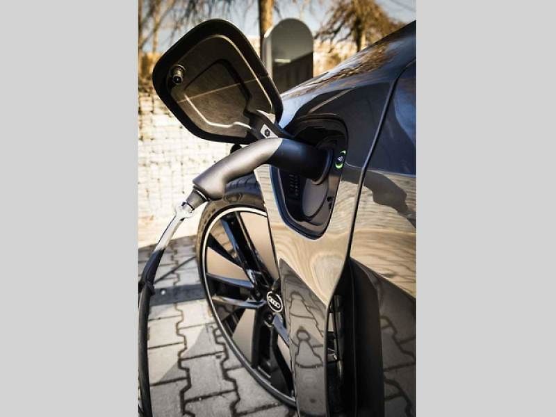 Jízdní vlastnosti nového elektromobilu Audi jsou skvělé