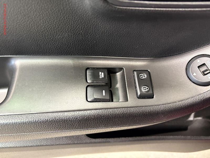 Kia Picanto (2016) 1.0i - fotka 12 z 14