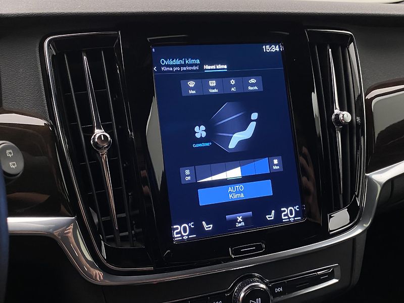 Volvo V90 D4 MOMENTUM AUT - fotka 36 z 39