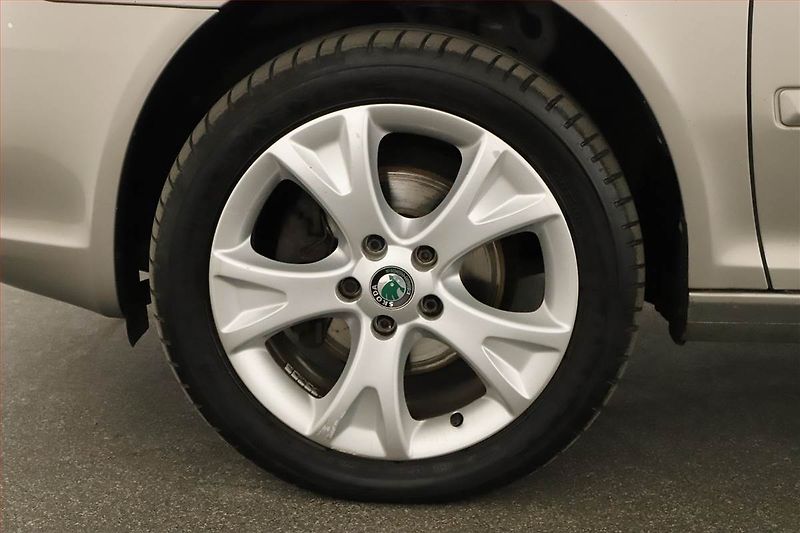 Škoda Octavia (2009) Laurin&Klement 1.8 TSI, 4X4 - fotka 16 z 16