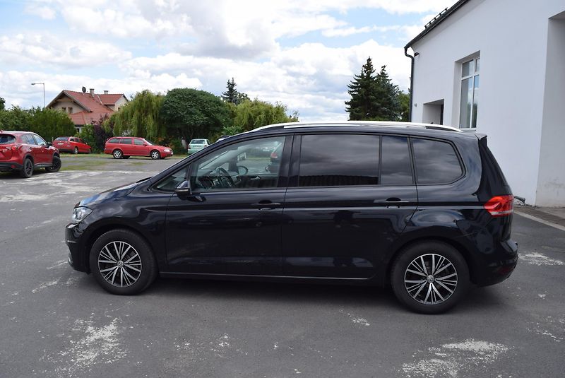 Volkswagen Touran (2017) 1.4TSI 110kw CLBMT TAŽ NAV APP - fotka 11 z 50