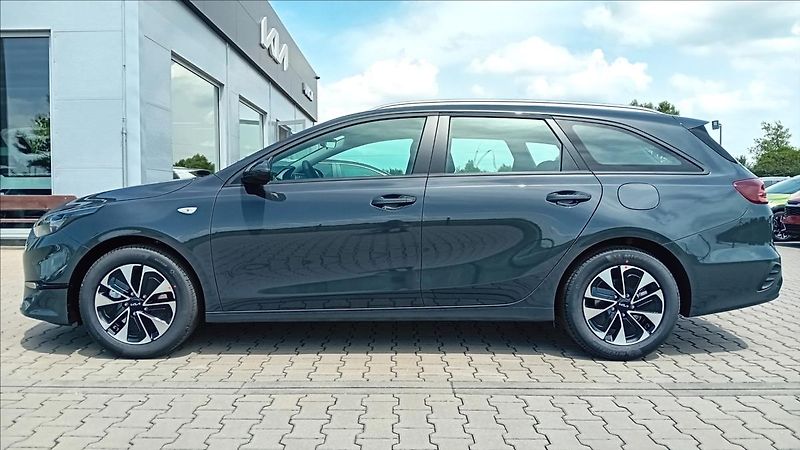 Kia Ceed 1,5 SW T-GDi 7DCT SPIN - fotka 7 z 13