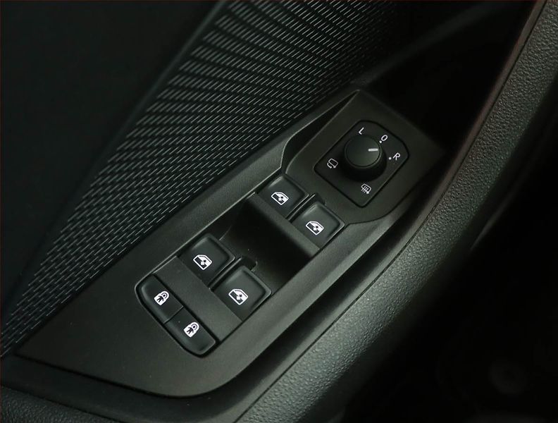 Škoda Octavia (2023) 2.0 TDI - fotka 16 z 16
