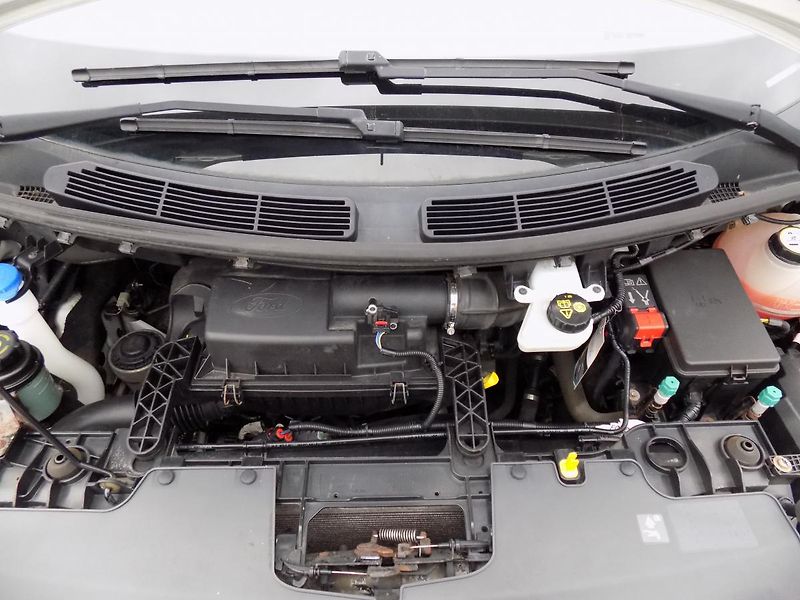 Ford Transit Custom 2,2 TDCI 92 KW L2H1 9 MÍST - fotka 41 z 50
